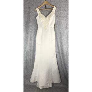 Beautiful NWT Oleg Cassini Wedding Gown Beaded Size 8 Mermaid Trumpet Elegant